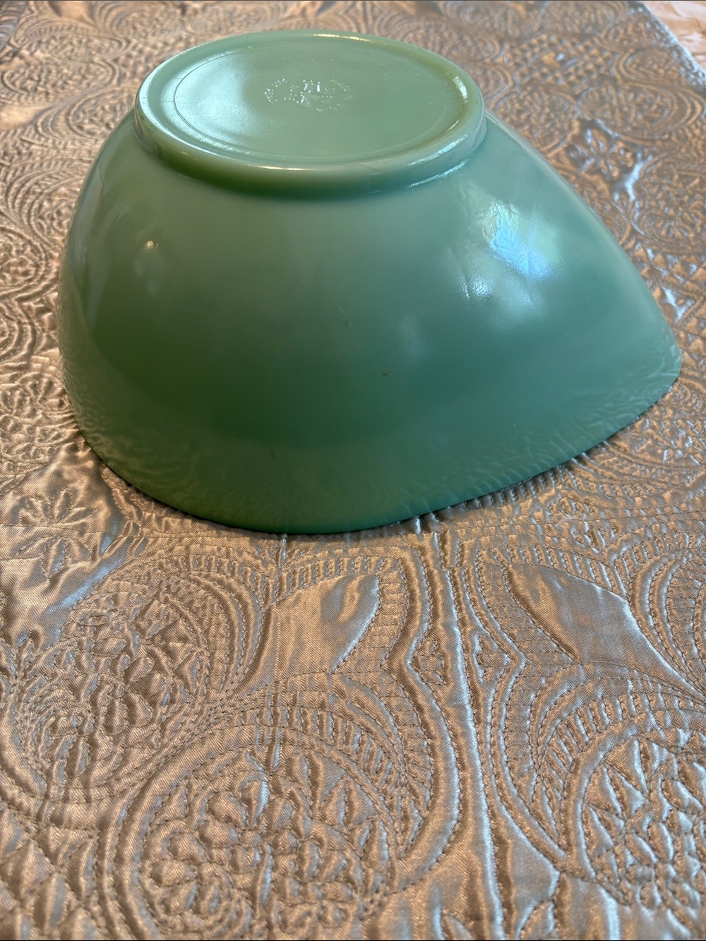 Beautiful, Perfect Condition Jadite Serving Bowl - Rare Teardrop 11 x 8 1/2 - Picture 5 of 9